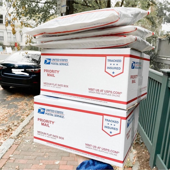 Meet your Posher, Lindsay - Picture 3 of 3